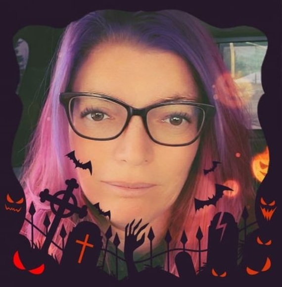 Profile Picture of Stacey Dowdell (@stacey_dowdell) on Poshmark