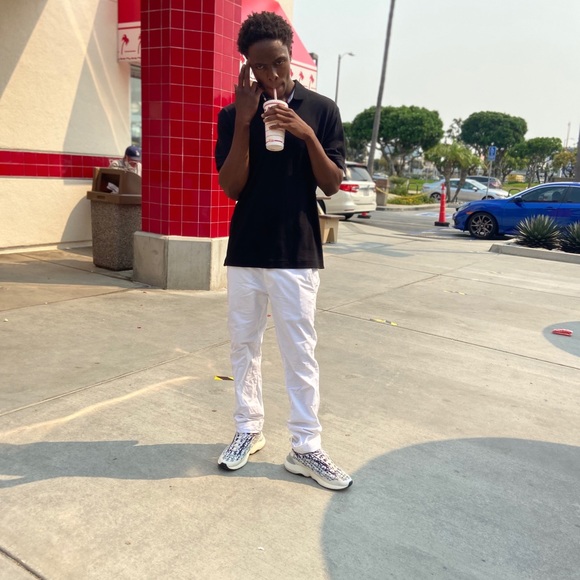 Profile Picture of Malik Roberts (@milk_m3) on Poshmark