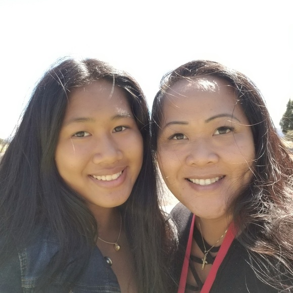 Profile Picture of Nelly Calamayan (@mznellyc) on Poshmark