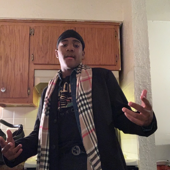 Profile Picture of Cliff Perry (@cliffperry33) on Poshmark