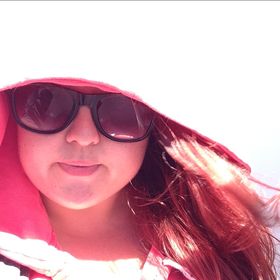 Profile Picture of Alexandra Dickenson (@allybean17) on Pinterest