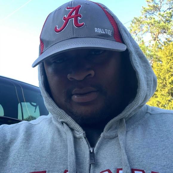 Profile Picture of Jason Givens (@tim7447) on Poshmark