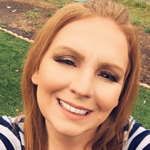 Profile Picture of Tiffany Lafevers (@tiffsam2005) on Poshmark