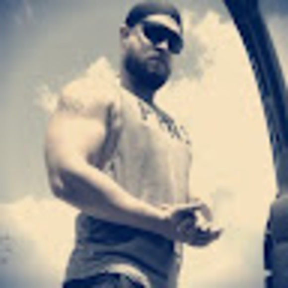 Profile Picture of Noah Gibb (@therealnoahgibb) on Poshmark