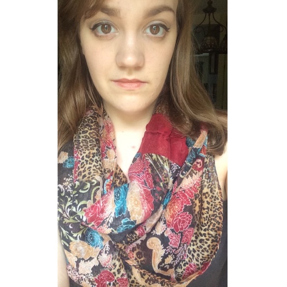 Profile Picture of Andrea Disch (@adisch13) on Poshmark