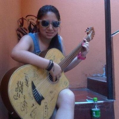 Profile Picture of Whitney Meredith (@whitneyubierna) on Twitter