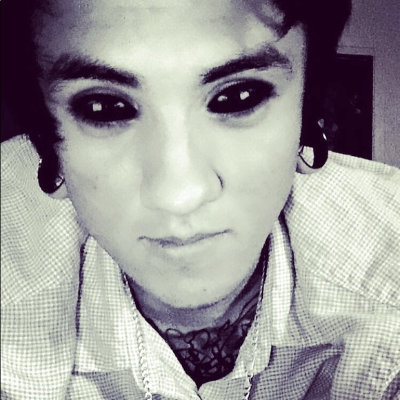 Profile Picture of Peter Ruiz (@pruiz36) on Poshmark