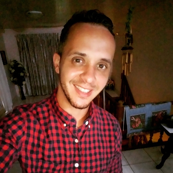 Profile Picture of Michael Jantz (@michaeljantz) on Poshmark