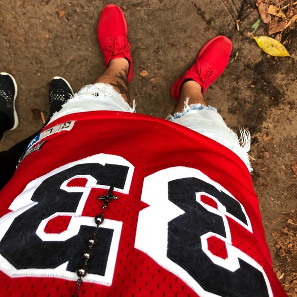 Profile Picture of Felipe Buchillon (@felipe1308) on Poshmark