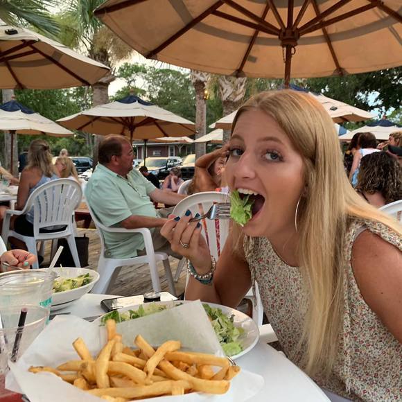 Profile Picture of Tarynn Sharpe (@tarynnsharpe) on Poshmark