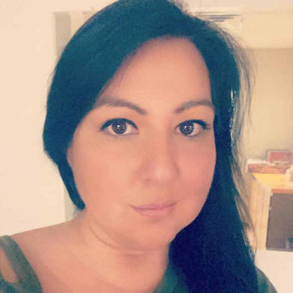 Profile Picture of Theresa Heryla (@djw102802) on Poshmark