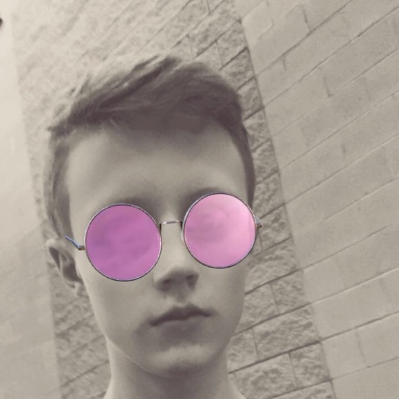 Profile Picture of Alex Smtih (@alex_the_beast) on Poshmark