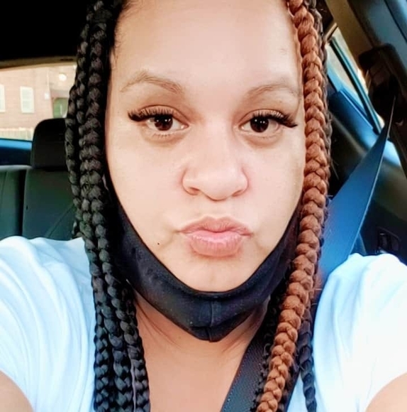 Profile Picture of Erica Stacks (@cookiestacks) on Poshmark