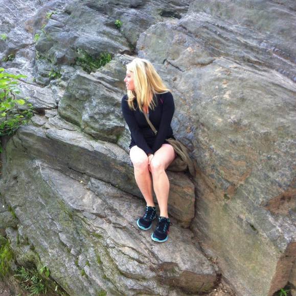 Profile Picture of Christi Washburn mcpeak (@christiwashburn) on Poshmark