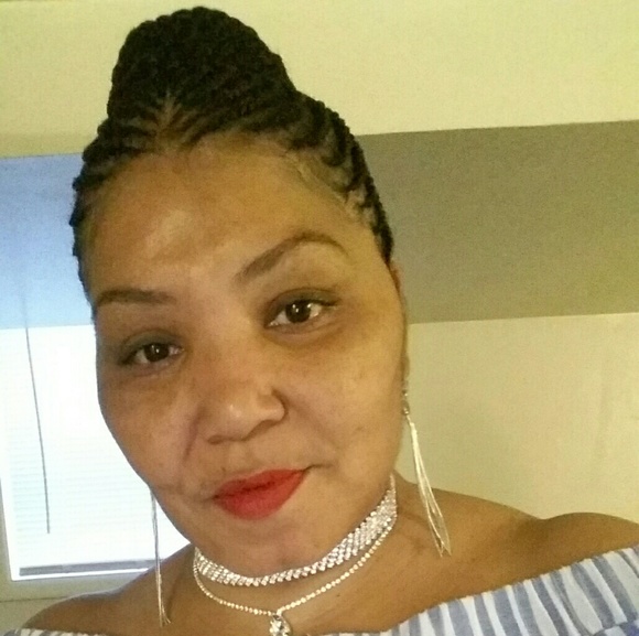 Profile Picture of Kim Colbert (@kimmie5168) on Poshmark