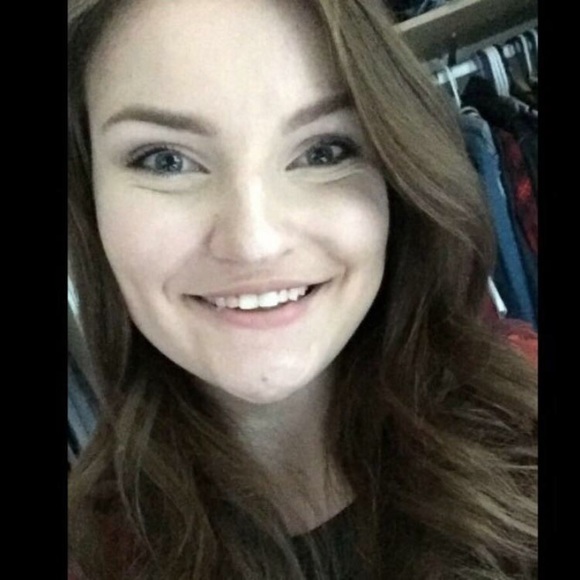 Profile Picture of Katherine Koral (@kkoral1131) on Poshmark