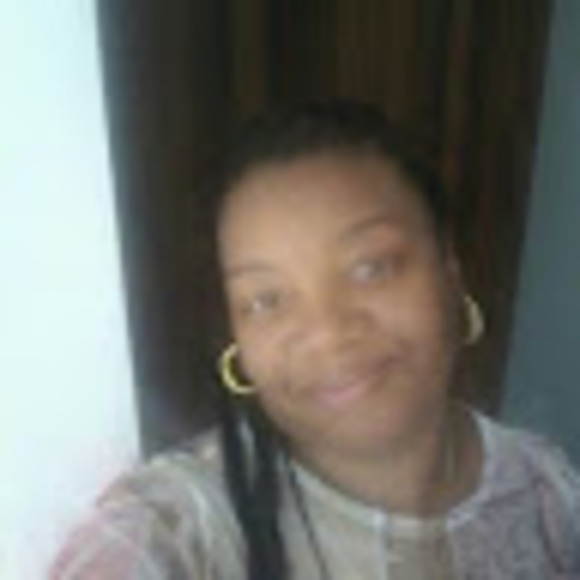 Profile Picture of Delores Clanton (@delores_clanton) on Poshmark