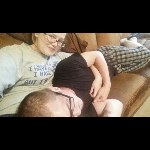 Profile Picture of Danielle Pell (@danielle1572) on Poshmark