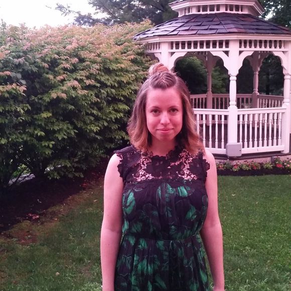 Inna Zimina - Poshmark Profile Picture of Inna Zimina (@kurtenbach) on Poshmark