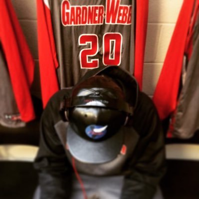 Profile Picture of Relly Rell ⛹🏾🤘🏾 (@JustRellyRell20) on Twitter