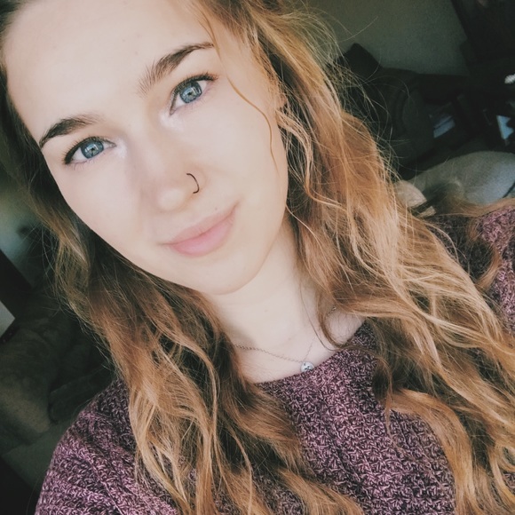 Profile Picture of Kaitlyn Heeringa (@kmdykstra) on Poshmark