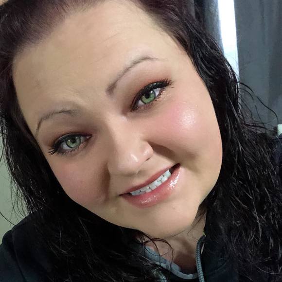 Profile Picture of Mary Dulyea (@marydulyea) on Poshmark