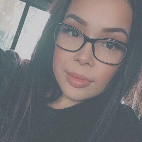 Profile Picture of Katie Thunderchild (@katie_tc) on Poshmark