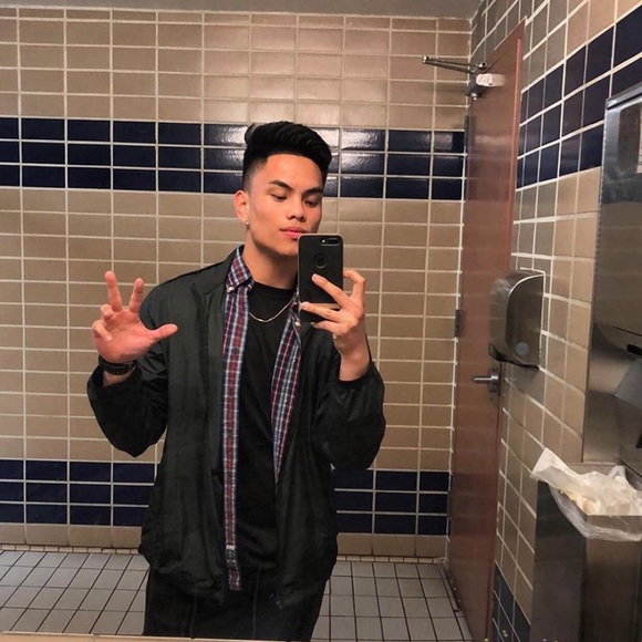 Profile Picture of Paulo Buan (@paulo_bwaan) on Poshmark