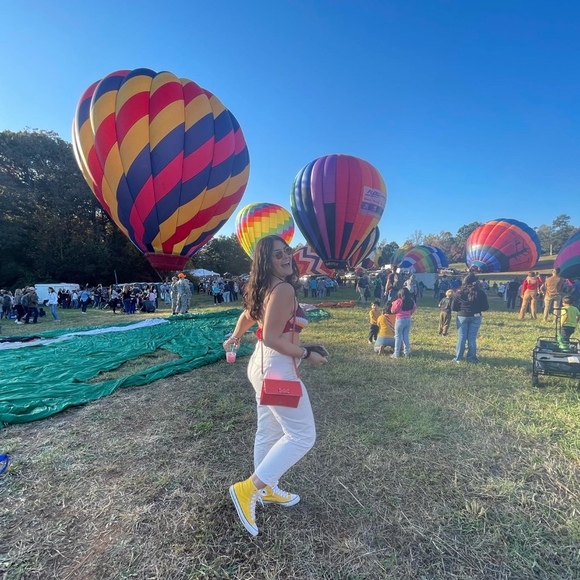 Profile Picture of Gabby Dolgetta (@gdolgetta1) on Poshmark