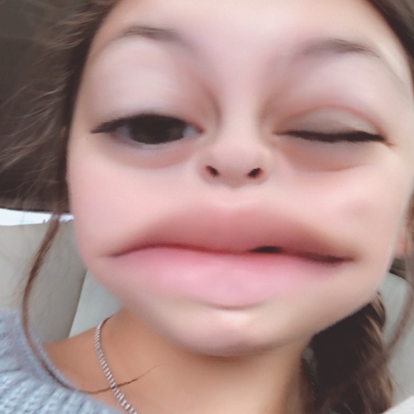 Profile Picture of Kyleigh Jones (@kjones8705) on Poshmark