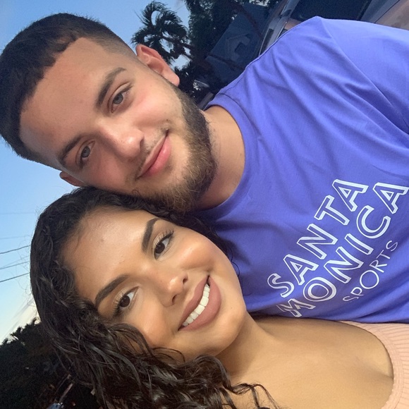 Profile Picture of Jazmine Alicea (@jazminealicea) on Poshmark