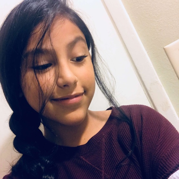 Profile Picture of Nancy Samano (@nancy_barajas) on Poshmark
