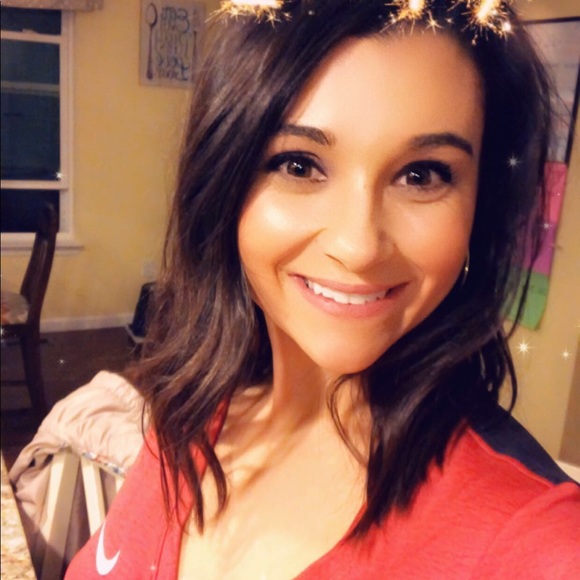 Shannon Asbach - Poshmark Profile Picture of Shannon Asbach (@asbachsr) on Poshmark