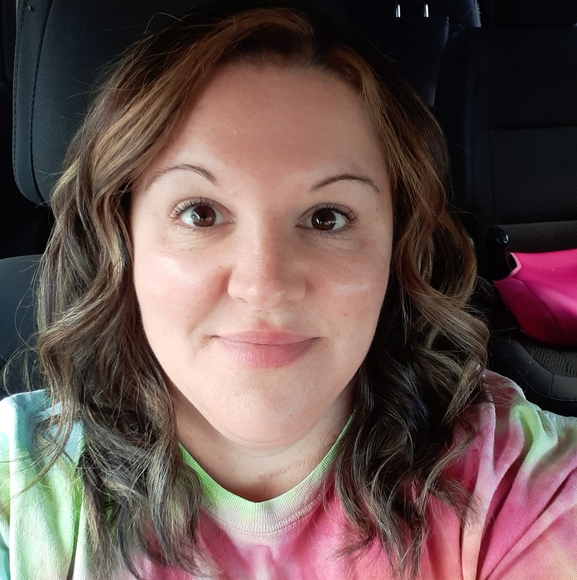 Profile Picture of Nikki Lafroscia (@nlafroscia) on Poshmark