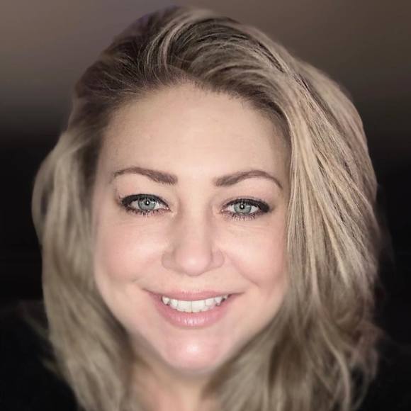 Profile Picture of Jessica Keeny (@jessicakeenh) on Poshmark