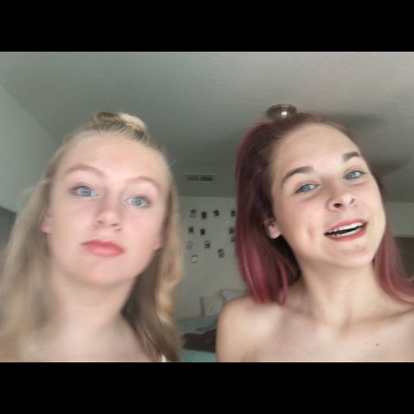 Profile Picture of Gianna Sarocka (@gigi_clothes101) on Poshmark