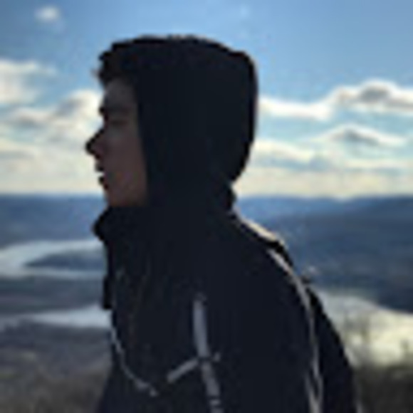 Profile Picture of Daniel Quinlan (@danqq) on Poshmark