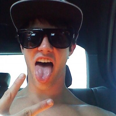 Profile Picture of Aaron Earle (@ae_gunners) on Twitter