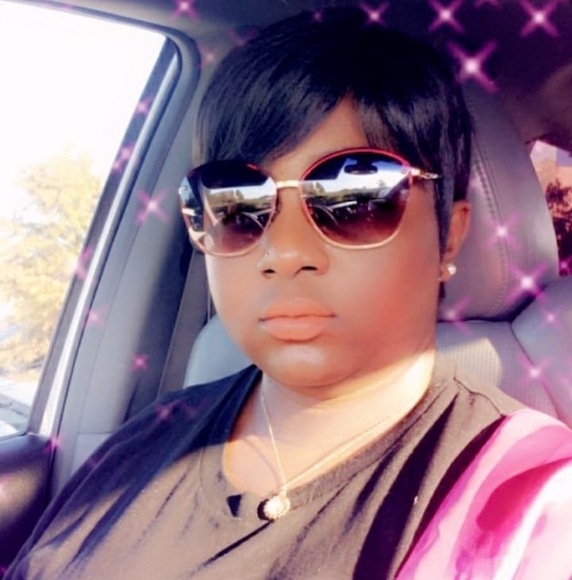 Profile Picture of Dolisa Collins (@dollyelliott43) on Poshmark