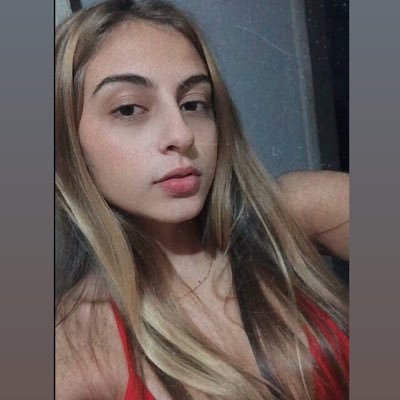 Profile Picture of Maria Júlia (@mariasiIva_) on Twitter