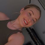 Profile Picture of F R E J A  H A M E R ☆»🍒⚡️🪐 (@frejahamer) on Instagram