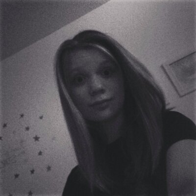 Profile Picture of Julia (@@JulAnnElm) on Twitter