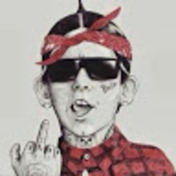 Profile Picture of Jason Bonilla (@speedyyyyy718) on Poshmark