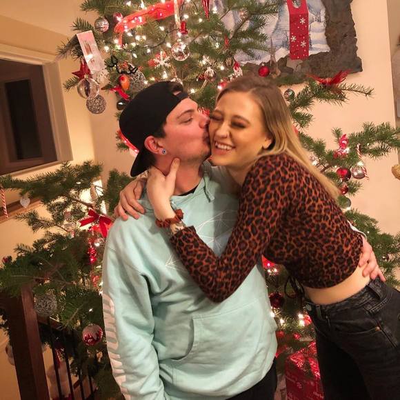 Profile Picture of Maddy Golnik (@maddygolnik) on Poshmark