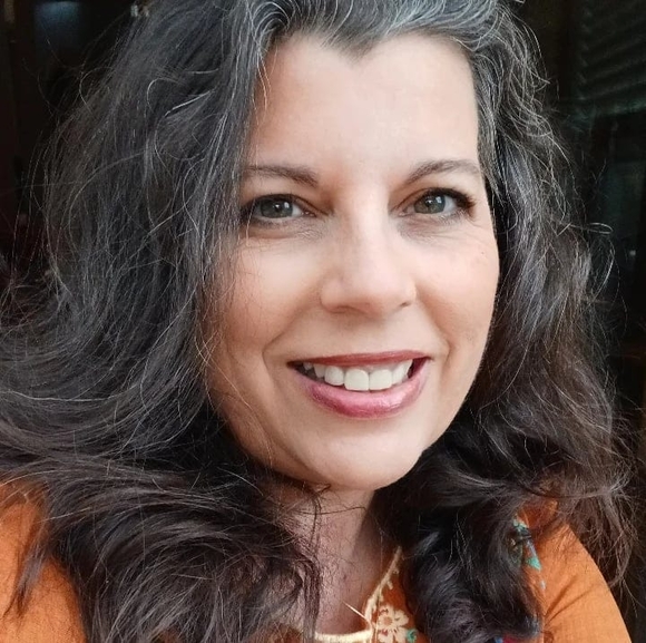 Profile Picture of Suzanne Nicholas levy (@sjlevy2) on Poshmark