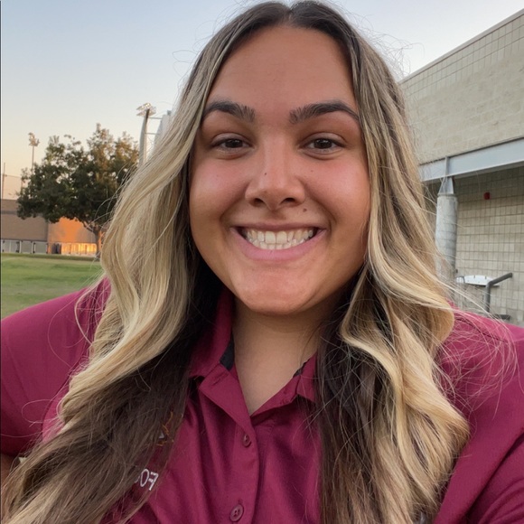 Profile Picture of Simone Rodriguez (@simonerod1433) on Poshmark