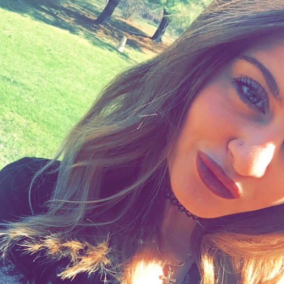 Profile Picture of Jade Mcturk (@jadeeakisss) on Poshmark