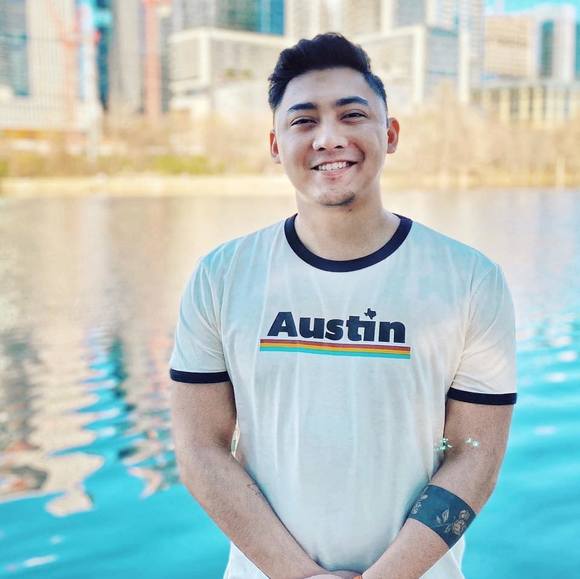 Profile Picture of Michael Ondoy (@michaelondoy) on Poshmark