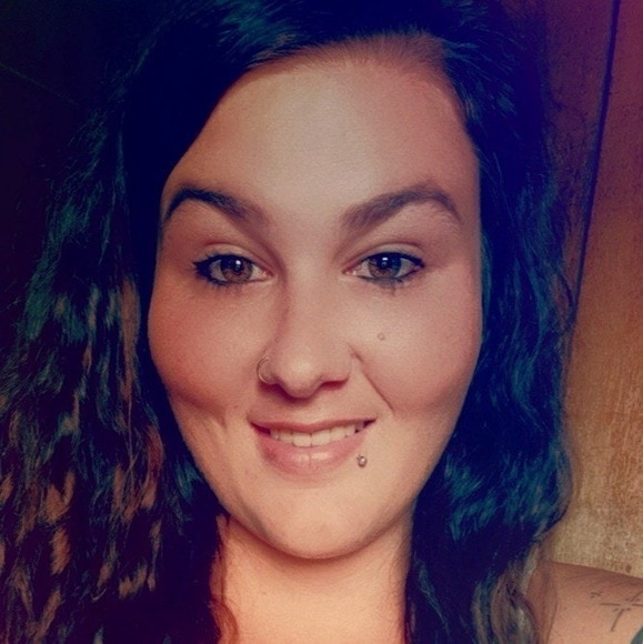 Profile Picture of Megan Hamblen (@hmeg83699) on Poshmark