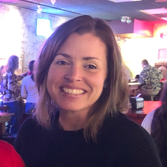 Profile Picture of Shannon K (@smiling80) on Poshmark